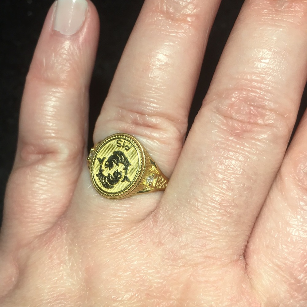 Pisces signet solid gold ring 10k